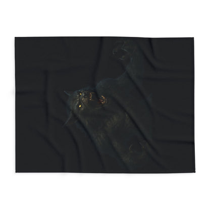 Fierce Werewolf Arctic Fleece Blanket, Cozy Blanket for Horror Lovers, Gifts for Halloween, Warm Throw for Movie Night