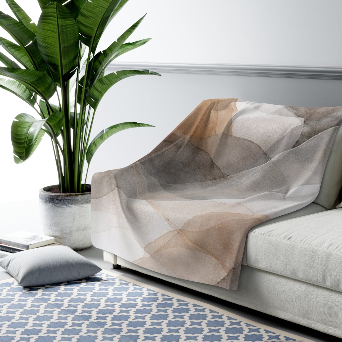 Abstract Sherpa fleece blanket with a soft, cozy texture, perfect for home decor and added comfort.