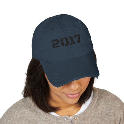 Distressed Dad Hat with 2017 Embroidery, Vintage Style Cap for Dads, Casual Everyday Wear, Perfect Gift for Father's Day, Trendy [...] - TRV