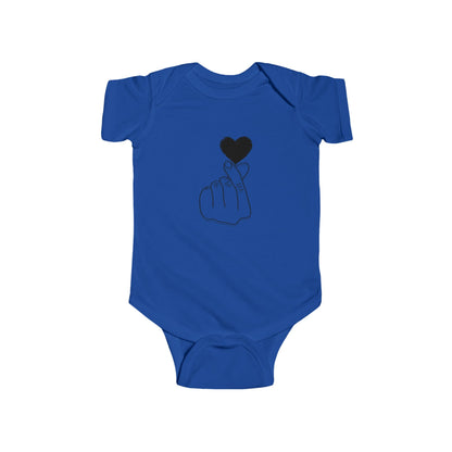 Cute Heart Gesture Infant Bodysuit - Adorable Unisex Baby Outfit for Special Occasions