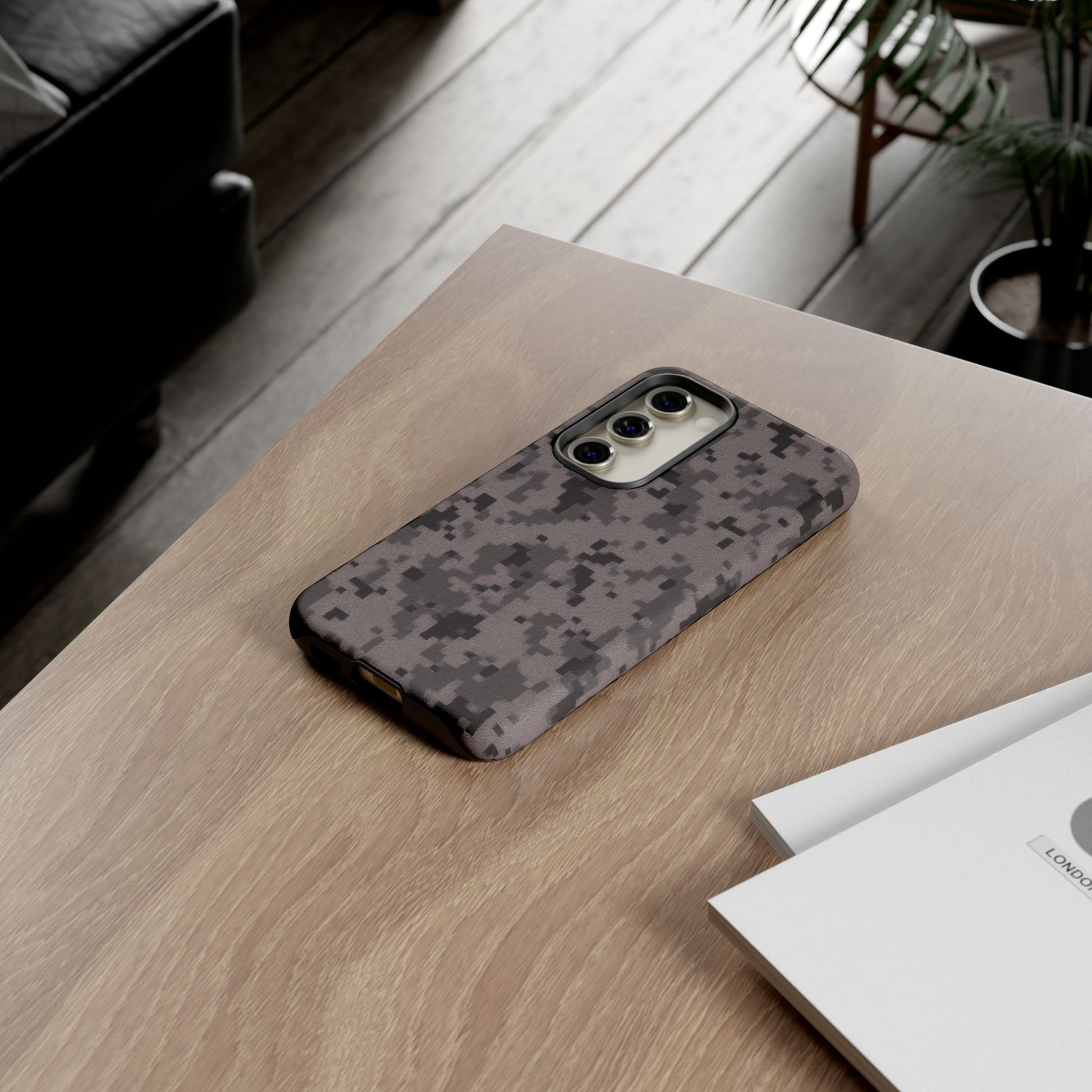 Tough Cases, Army Camouflage Phone Case, Military Style, Durable Cover, Gift for Soldiers, Outdoor Adventure, Rugged Protection - TRV