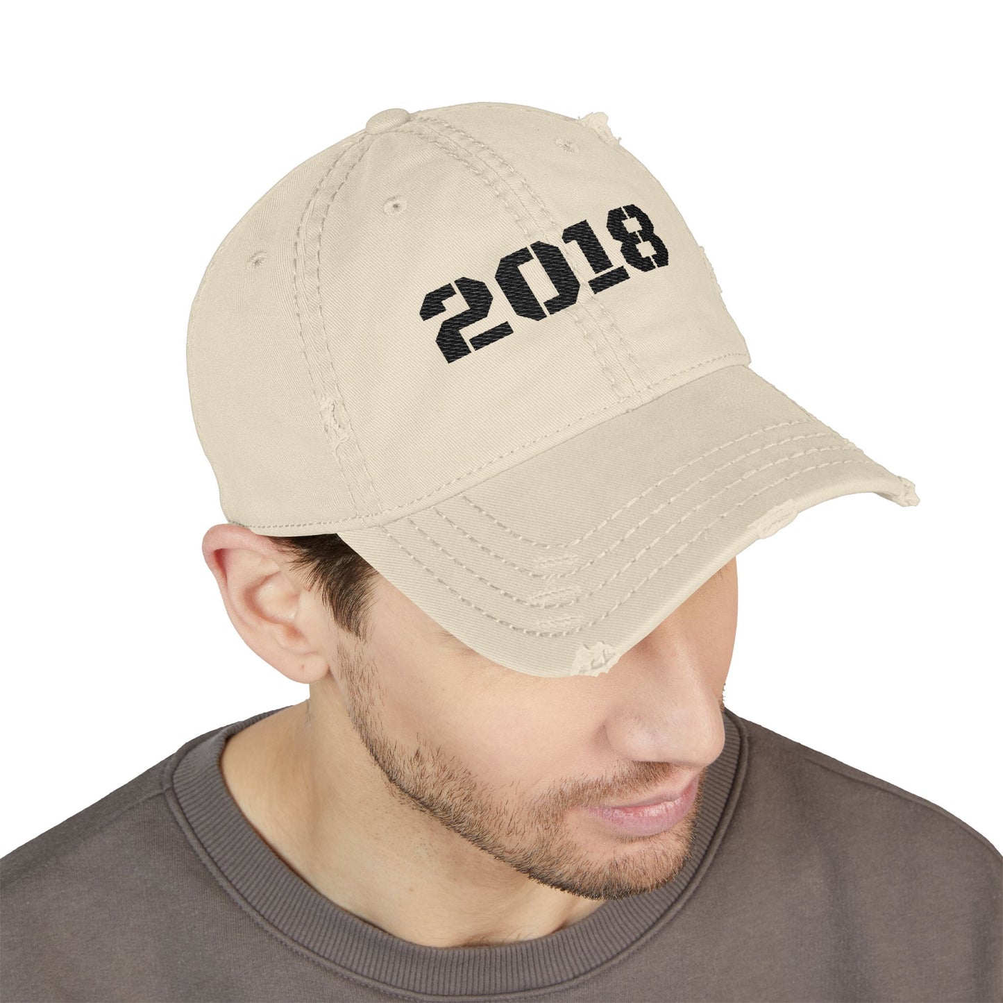 Distressed Dad Hat with 2018 Embroidery, Vintage Cap for Casual Wear, Unique Gift for Dads and Graduates, Summer Essential, Trendy [...] - TRV