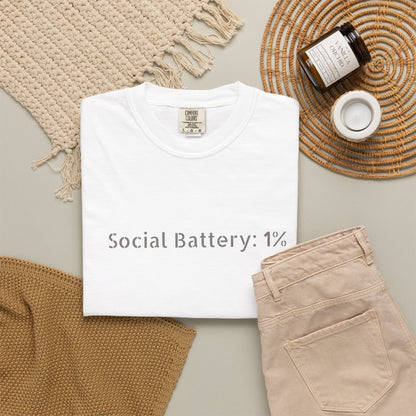 Social Battery 1% T-shirt | Introvert Funny Text Tee