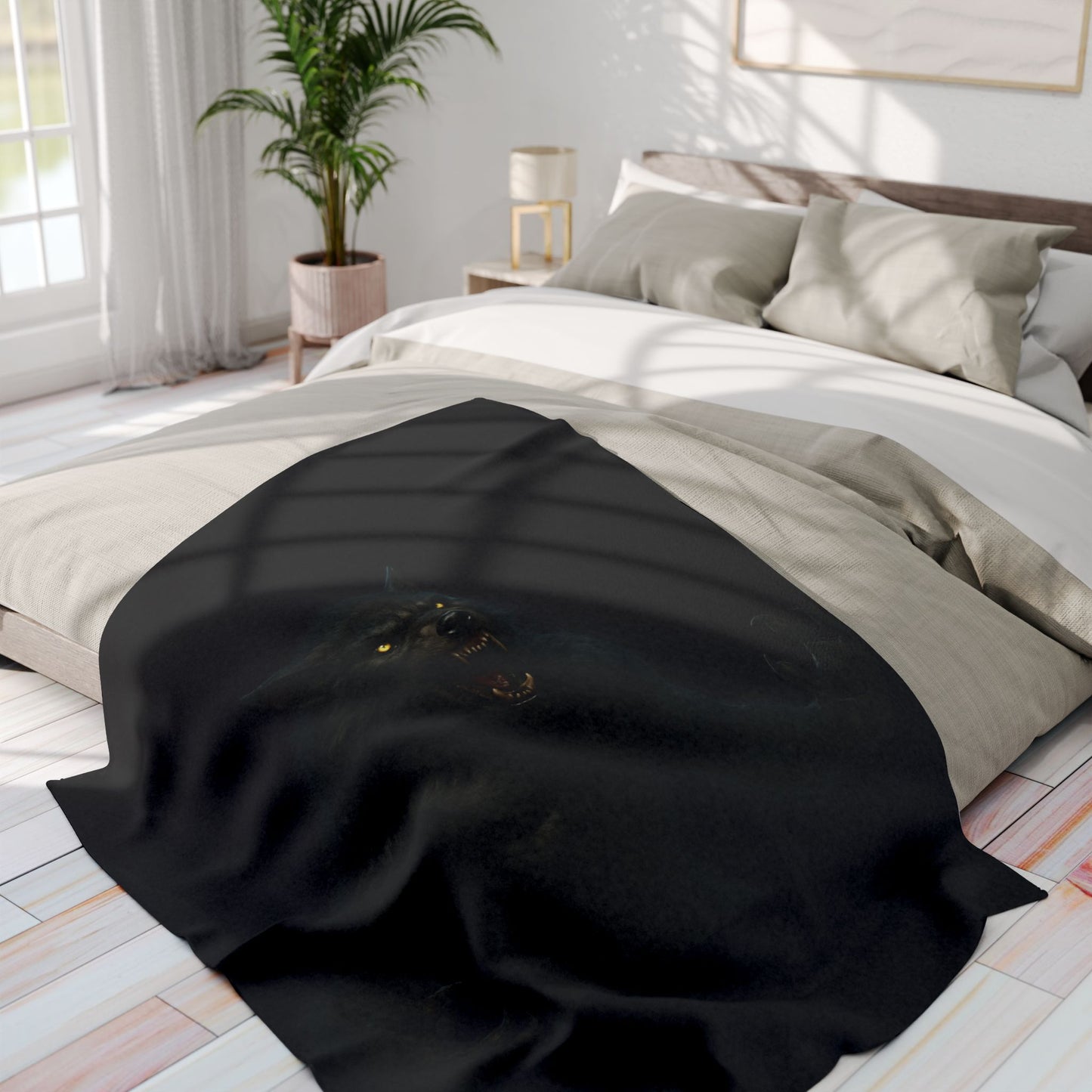 Fierce Werewolf Arctic Fleece Blanket, Cozy Blanket for Horror Lovers, Gifts for Halloween, Warm Throw for Movie Night