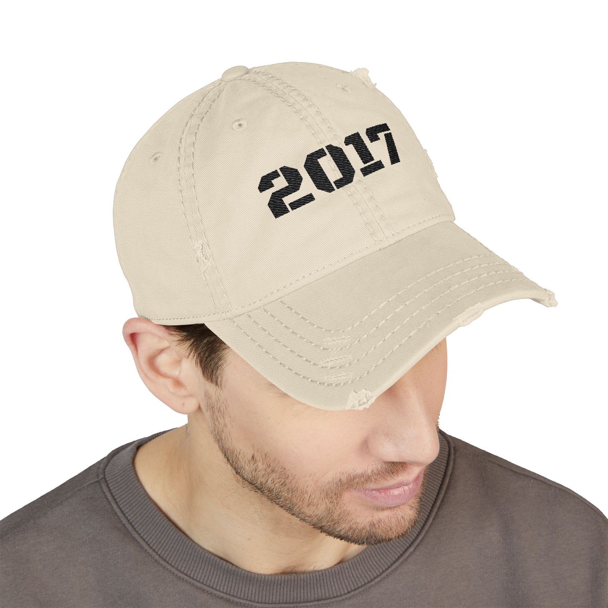 Distressed Dad Hat with 2017 Embroidery, Vintage Style Cap for Dads, Casual Everyday Wear, Perfect Gift for Father's Day, Trendy [...] - TRV