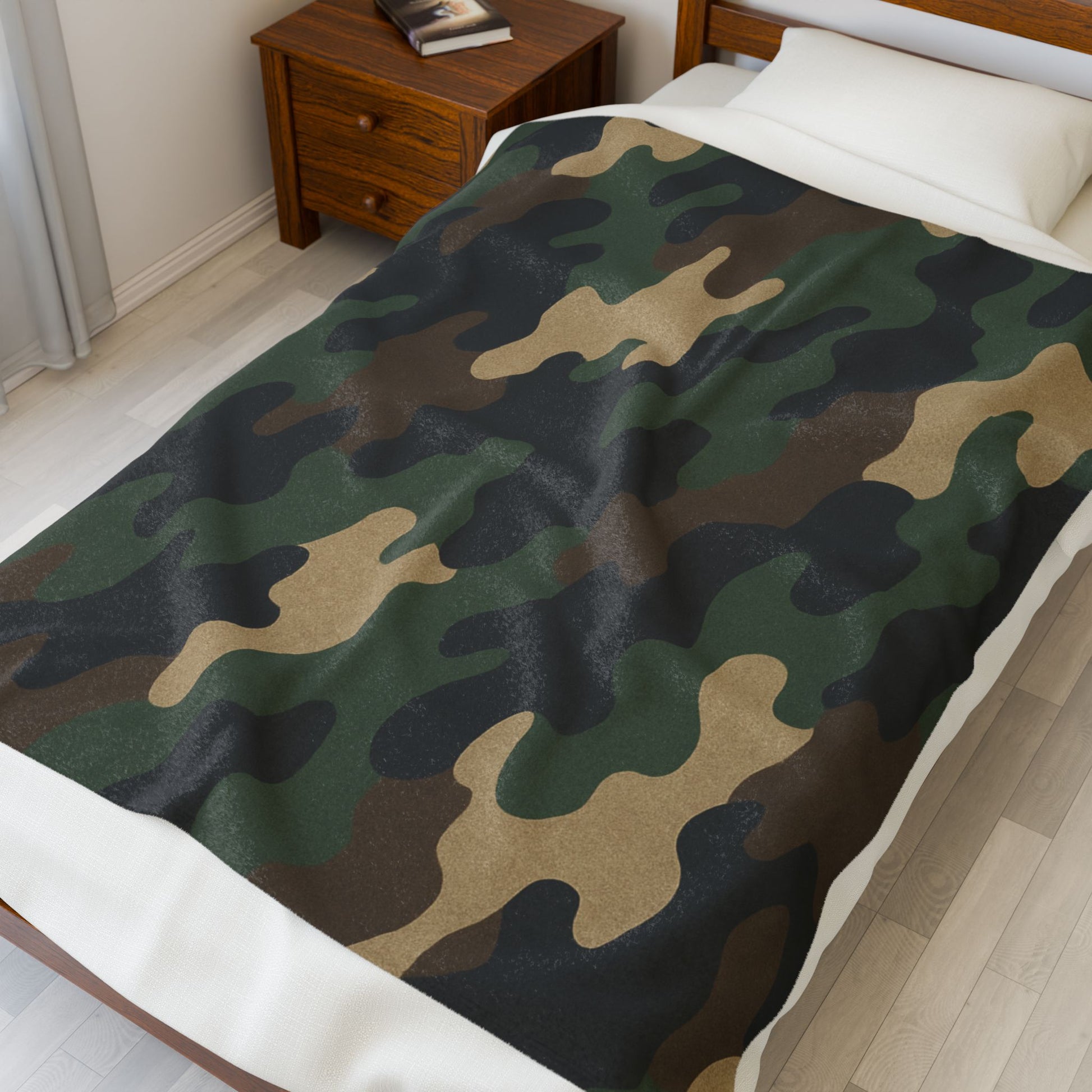 Cozy Camouflage Velveteen Plush Blanket | Ideal for Campouts, Living Room Decor, Gift for Him, Outdoor Adventures, Soft Throw - TRV