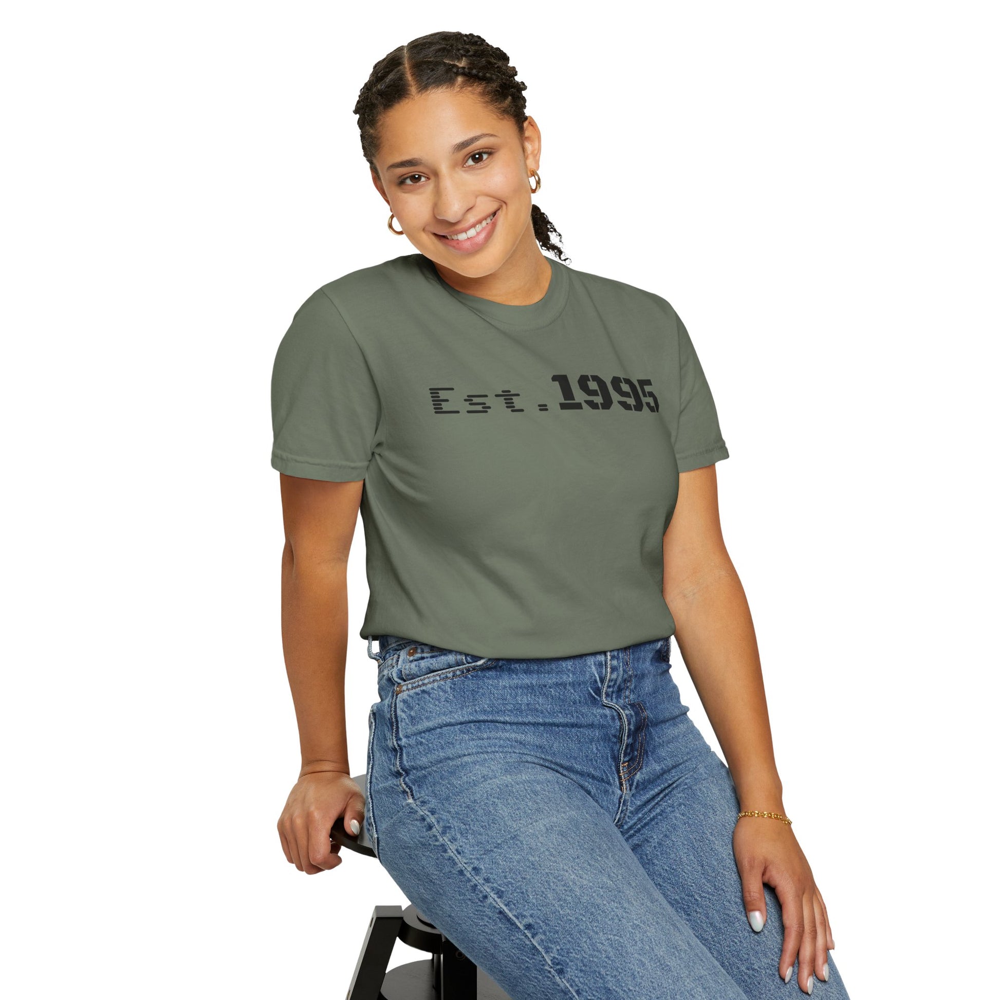 Vintage Est. 1995 T-Shirt, Retro Unisex Tee, Perfect Gift for Birthdays, Casual Wear, Nostalgic Apparel - TRV